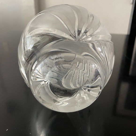 MARQUIS BY WATERFORD VASE FROSTED CRYSTAL COVENTRY PATTERN - Picture 9 of 10